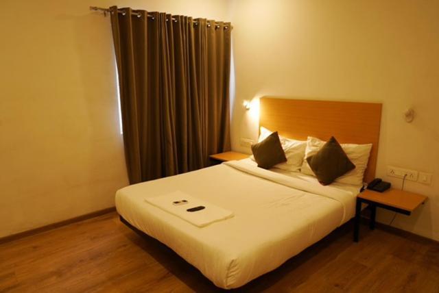 Treetops Inn Csennai Kültér fotó