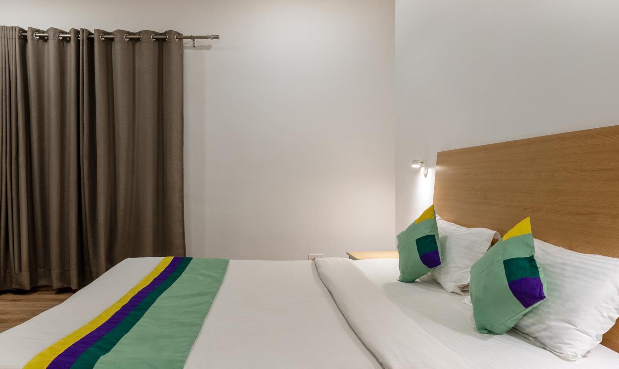 Treetops Inn Csennai Kültér fotó