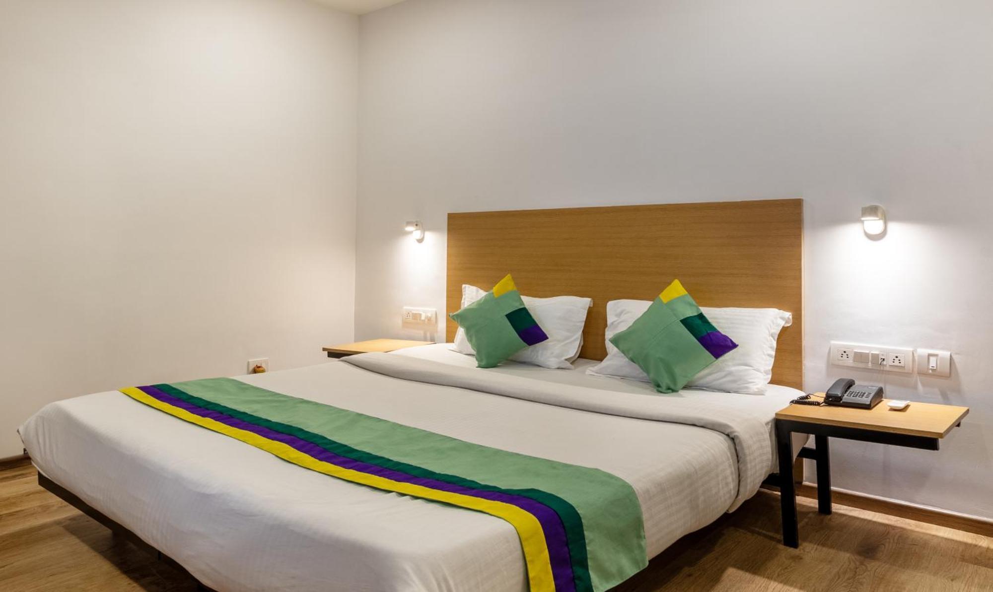 Treetops Inn Csennai Kültér fotó