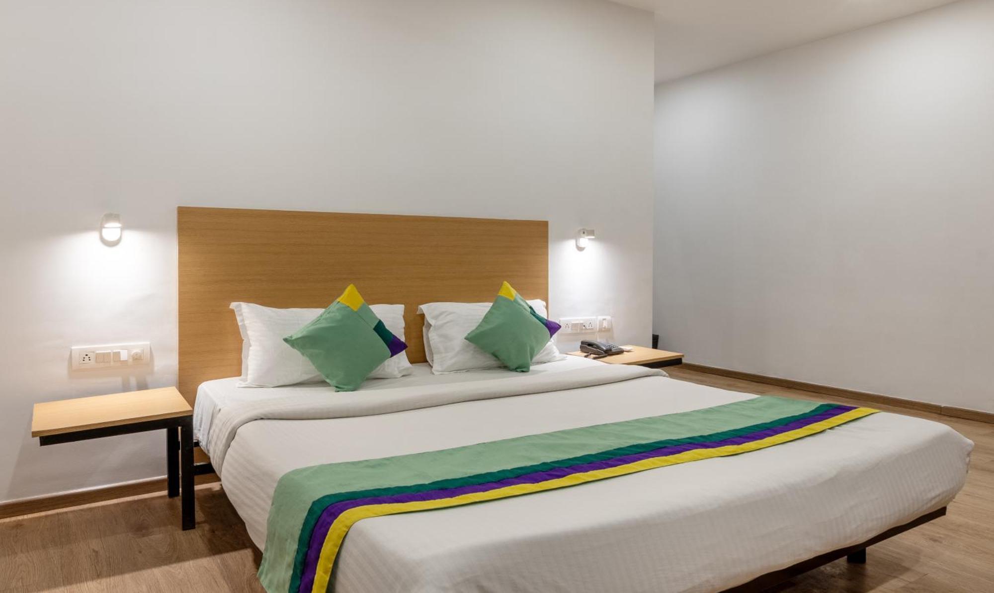 Treetops Inn Csennai Kültér fotó